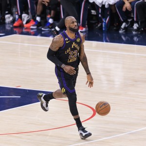 kaiyun·(中国)官方网站-Skip：詹姆斯痴迷于看高尔夫球赛 他的坐骨神经痛肯定是由此而来